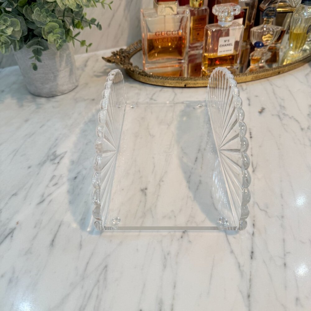 Vintage Clear Acrylic Lucite Transparent Tissue Box Holder – Footed Fan Shape, - Picture 6 of 11